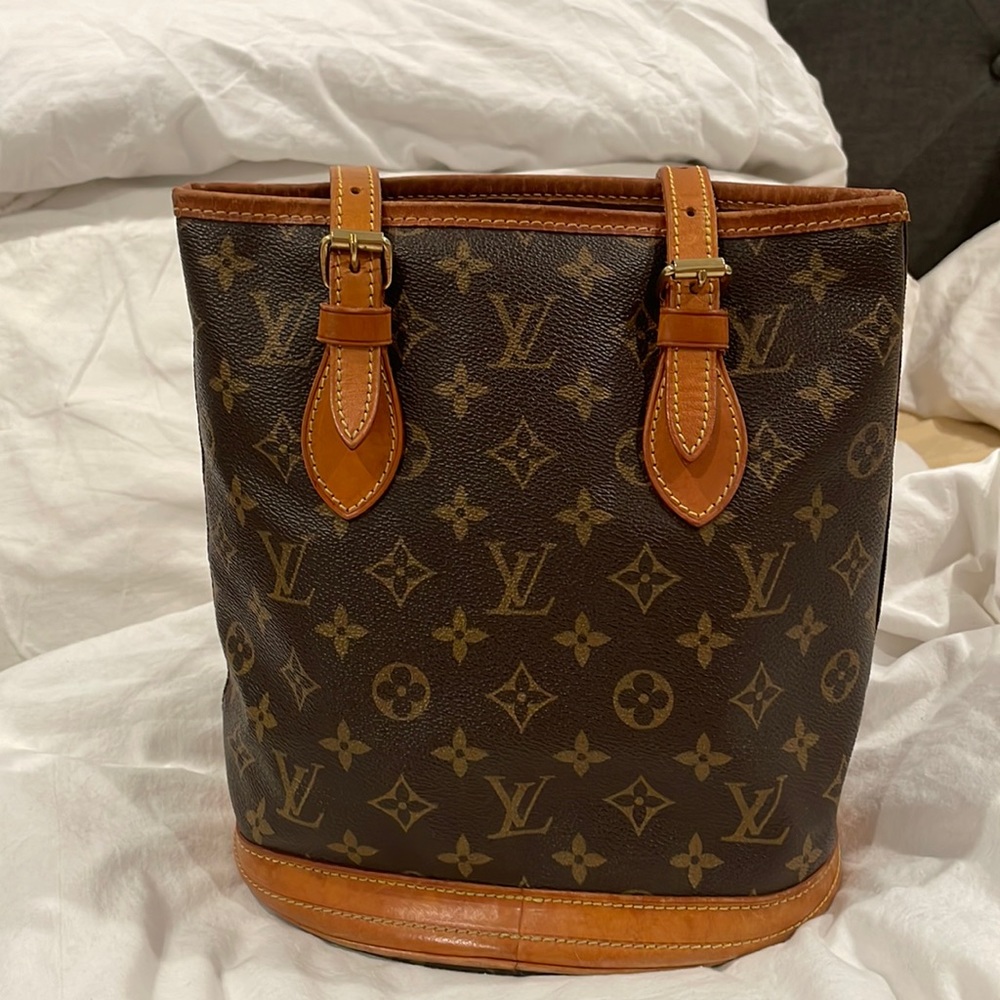 Old and used Louis Vuitton bucket bag